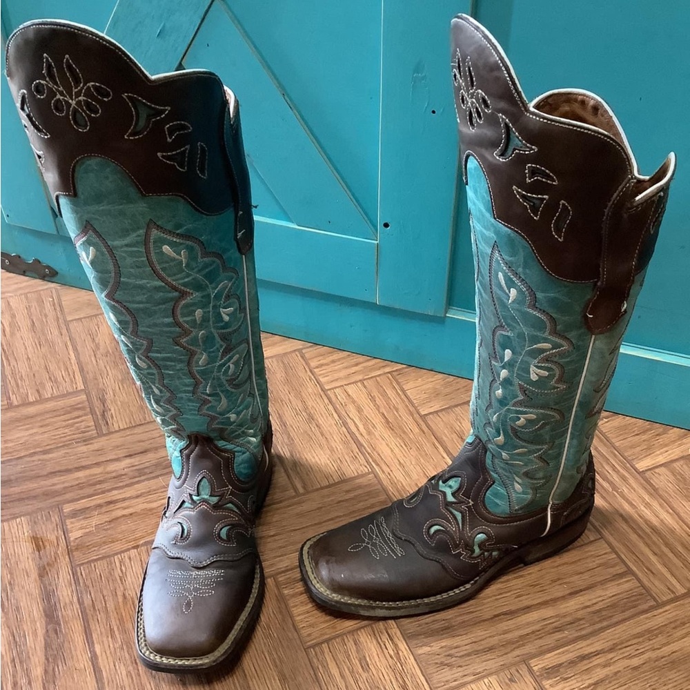 Sz 7 Lacy Boots shinguard protection